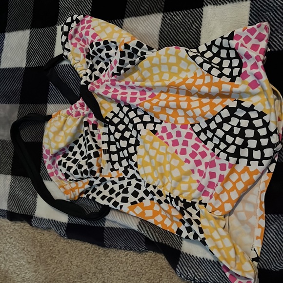 swimsuit top - Picture 2 of 2